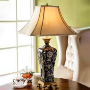 مصباح طاولة على الطراز الصيني التقليدي